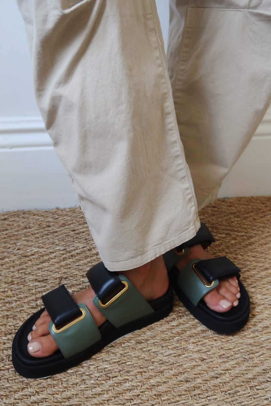 Shoes BARE BASE | Fussbett Sandal Olive/Black